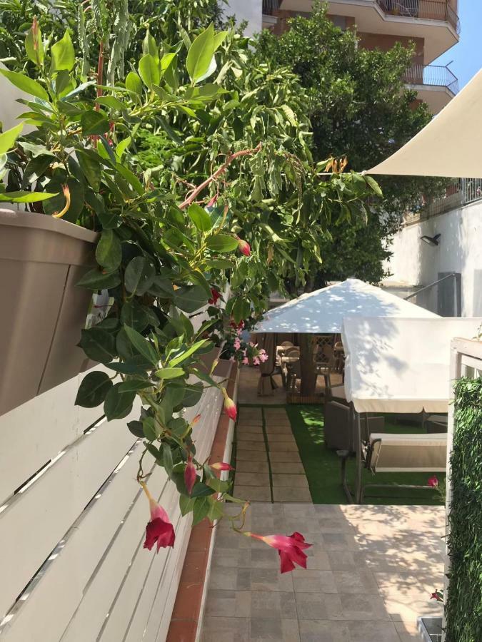 Virgilio'S Garden Acomodação com café da manhã Castellammare di Stabia Exterior foto